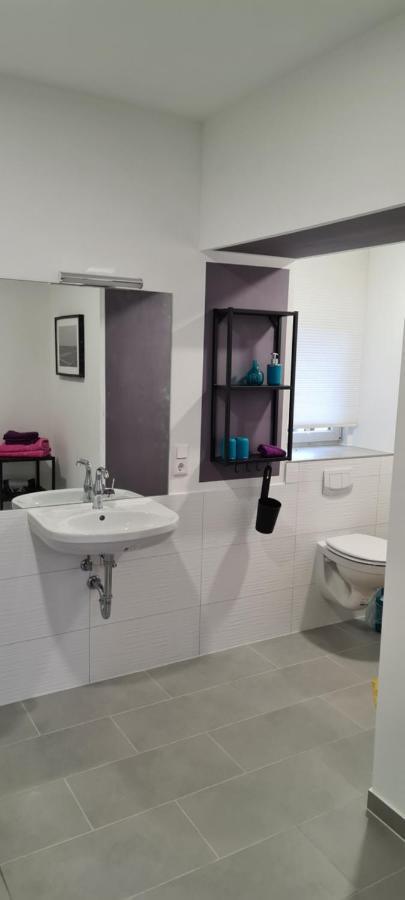 Appartement Lavendel, Ferienwohnung Mit Eigenem Eingang Wie Ein Kleines Haus Bad Salzuflen Ngoại thất bức ảnh