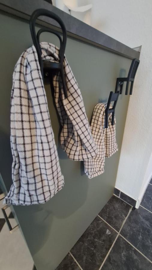 Appartement Lavendel, Ferienwohnung Mit Eigenem Eingang Wie Ein Kleines Haus Bad Salzuflen Ngoại thất bức ảnh