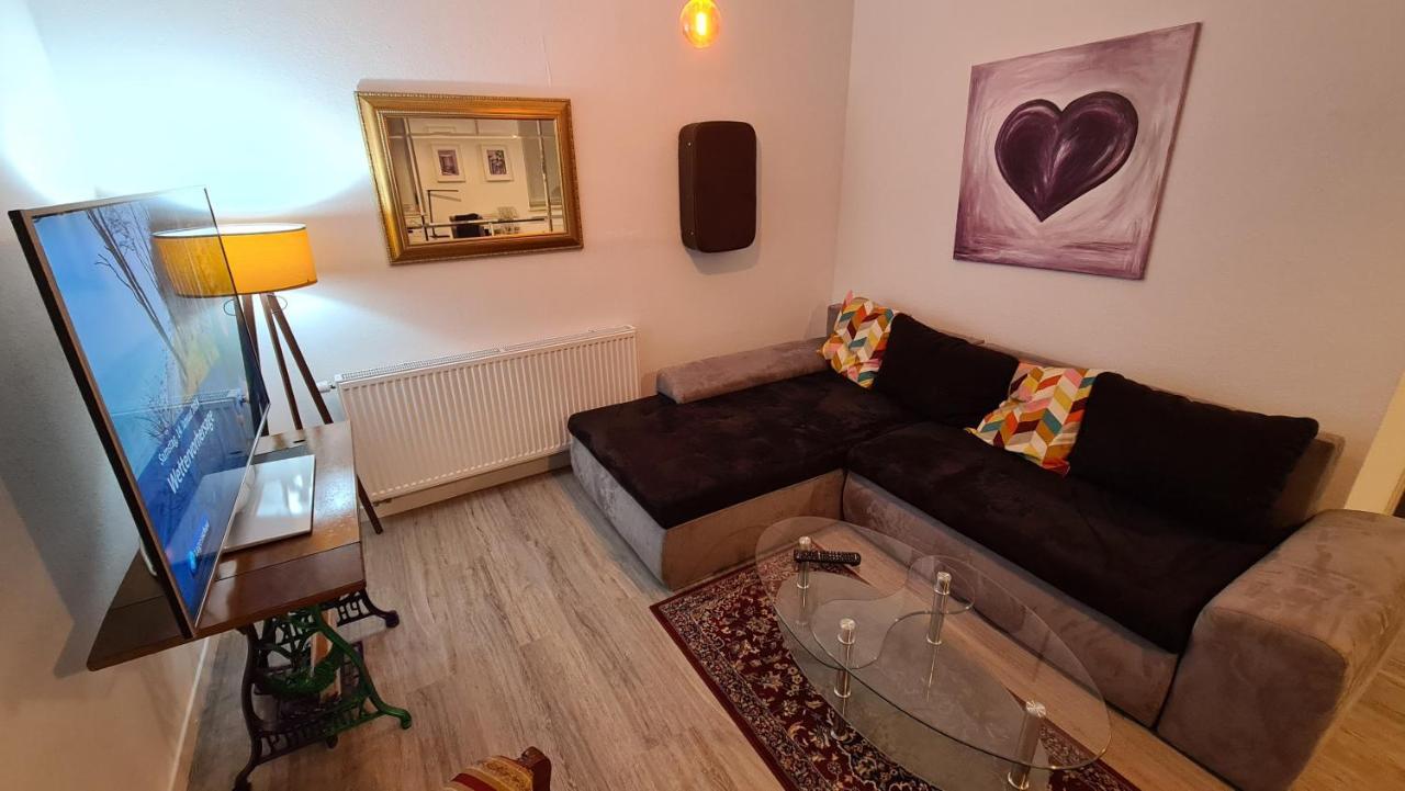Appartement Lavendel, Ferienwohnung Mit Eigenem Eingang Wie Ein Kleines Haus Bad Salzuflen Ngoại thất bức ảnh