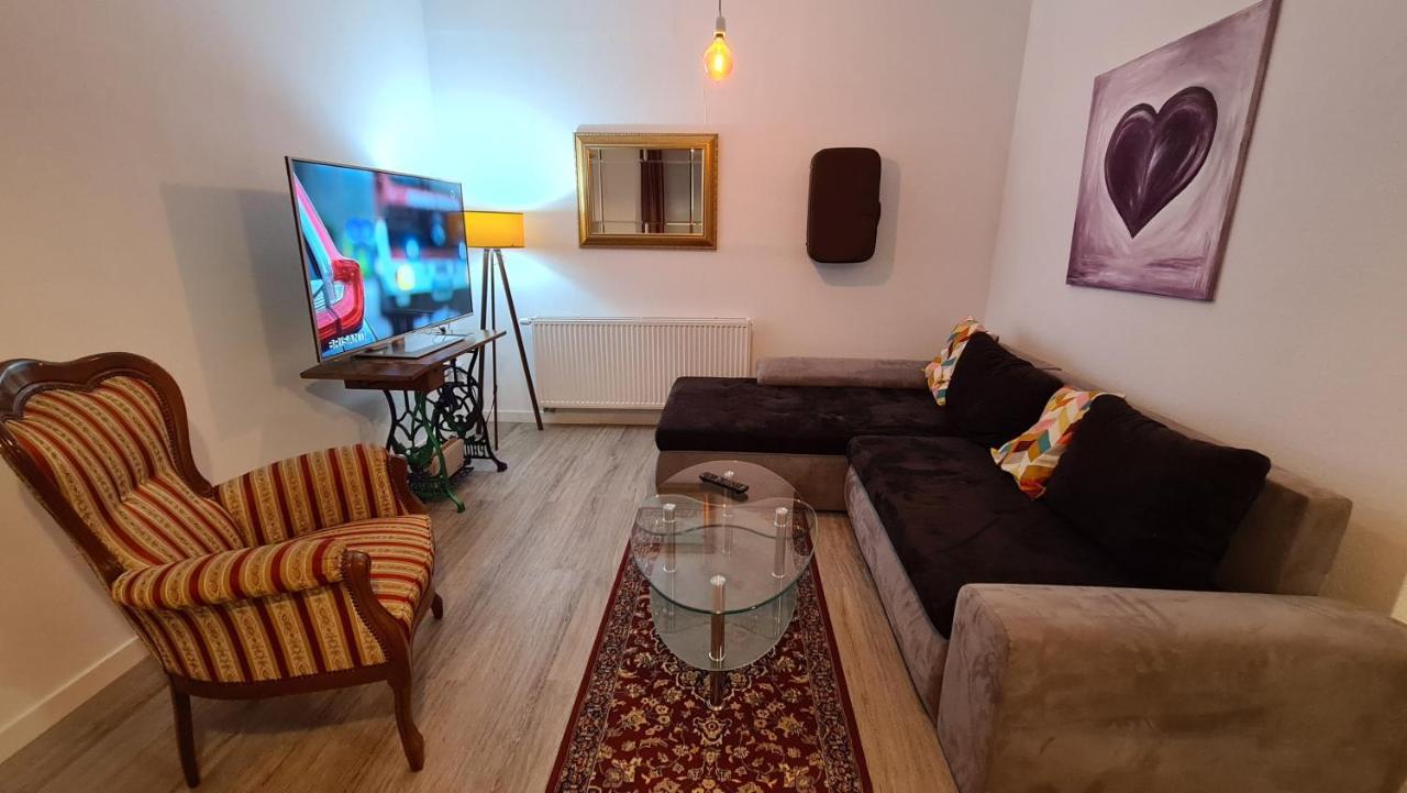 Appartement Lavendel, Ferienwohnung Mit Eigenem Eingang Wie Ein Kleines Haus Bad Salzuflen Ngoại thất bức ảnh